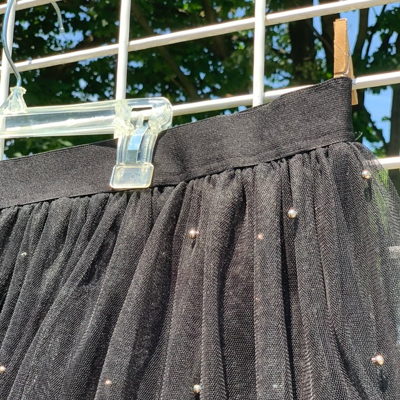 Black tulle skirt with silver beads - Picture 3 of 5